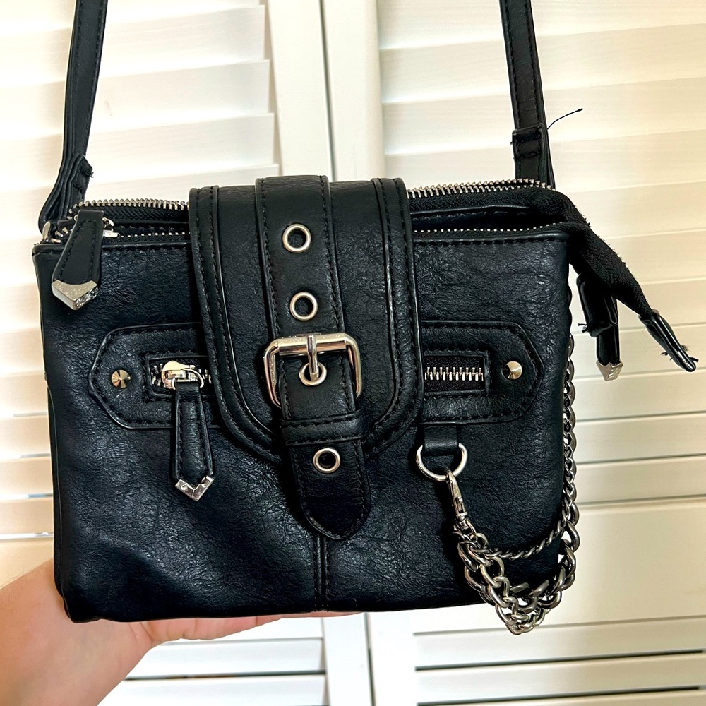 Black Aldo Purse crossbody w chains